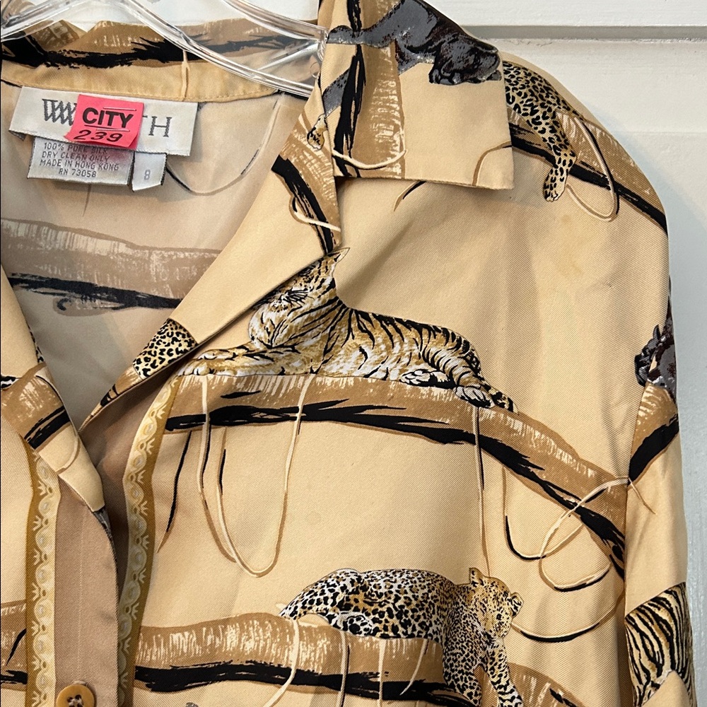 VTG Women’s Animal Print Blouse Size 8 Tan Long Sleeve Panther Cheetah Silk - Picture 8 of 16